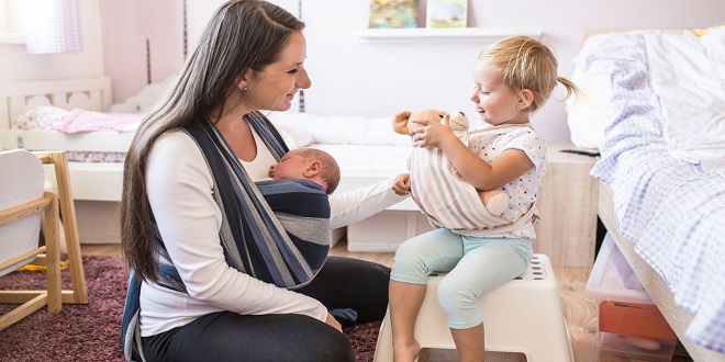 The Benefits of Babywearing and Breastfeeding Classes
